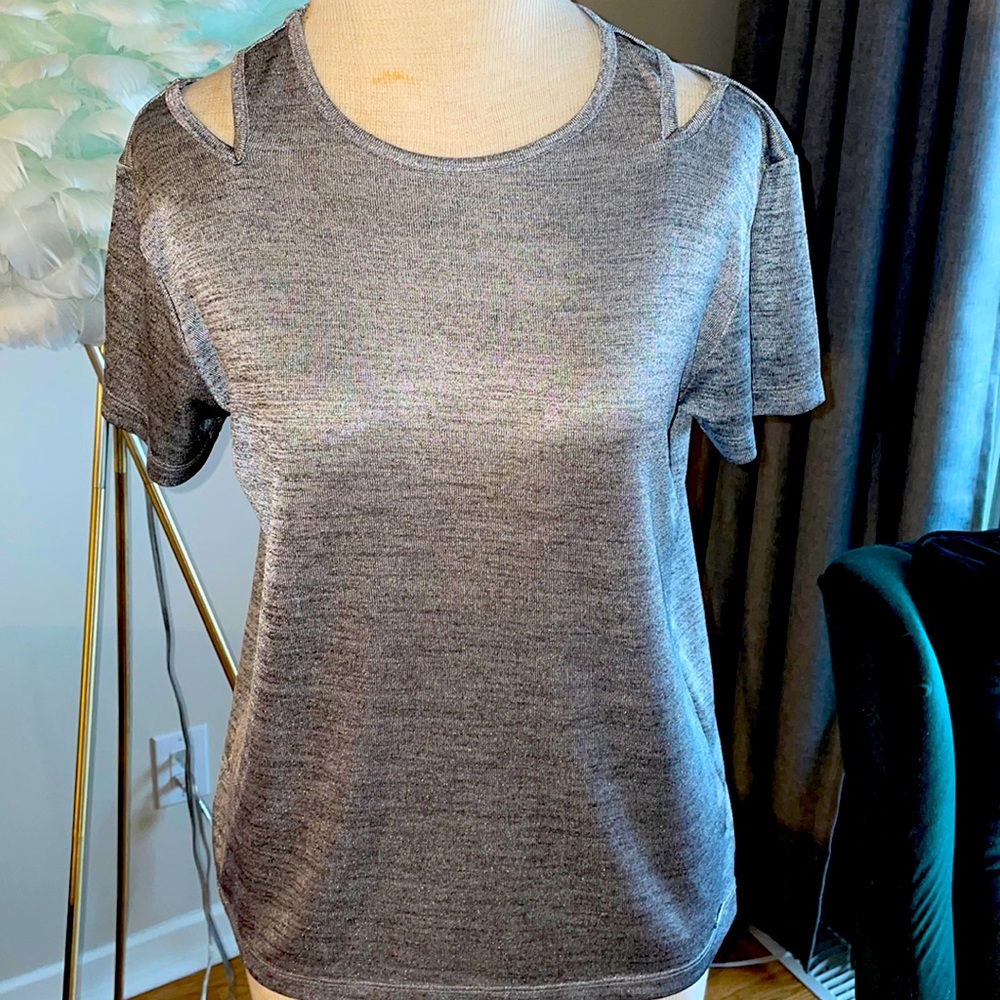 Mohito cold shoulder top Size Small